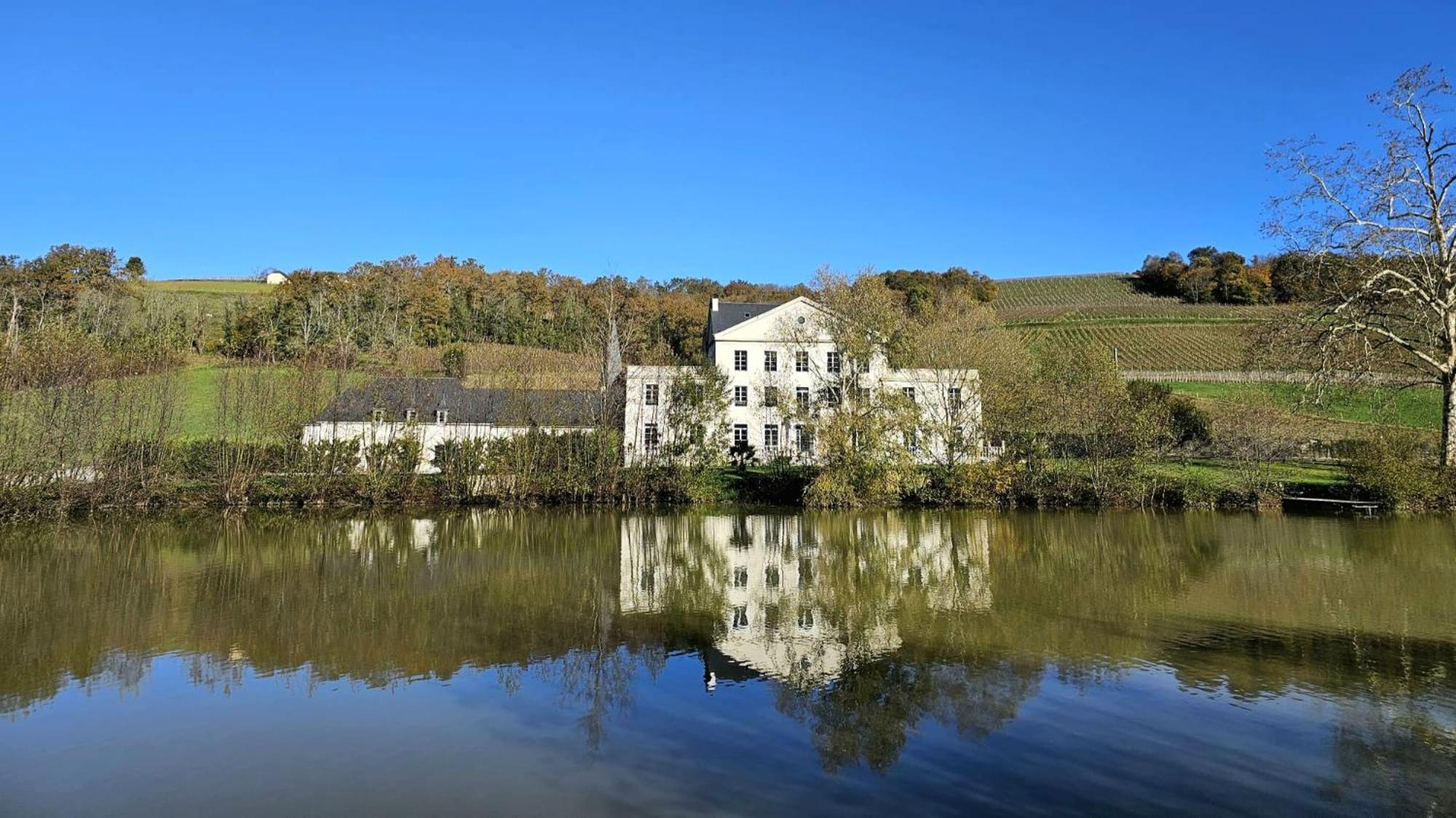 Chateau Roquehort Avec Ev Recharge Point 22Kw Monein Exterior photo